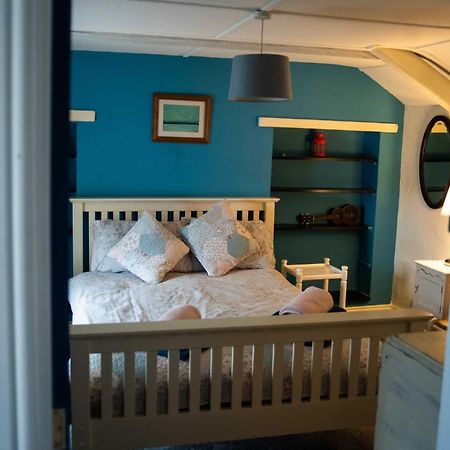 Manorbier Castle Inn Bay Room Exterior photo