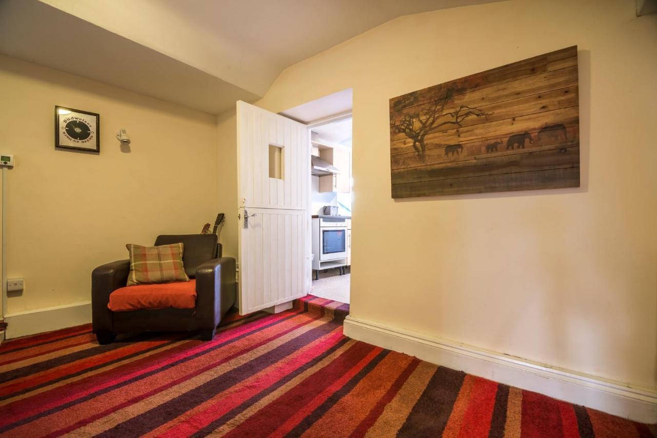 Manorbier Castle Inn Bay Room Exterior photo