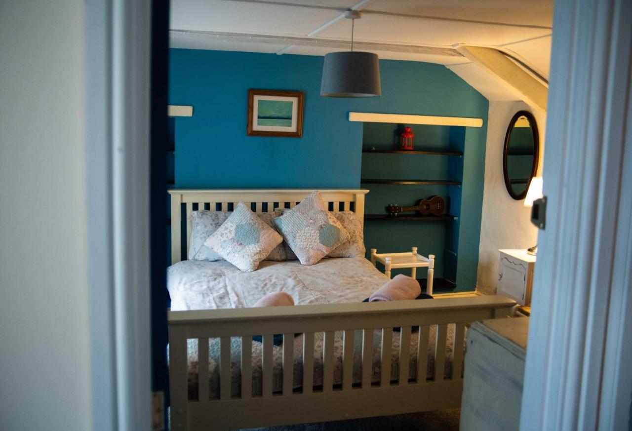 Manorbier Castle Inn Bay Room Exterior photo